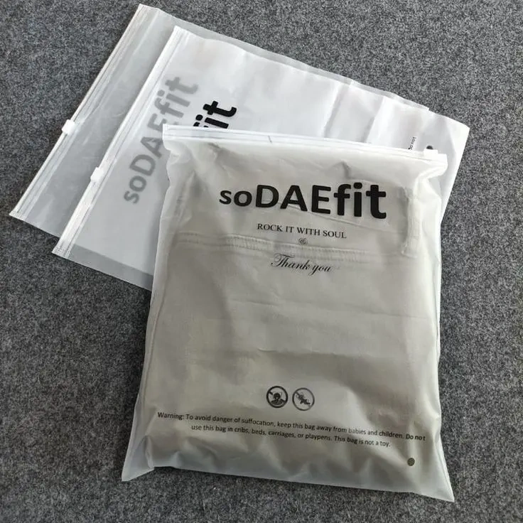 Zipper-Bag-Image-5 Zipper-Bag-Image-5.webp